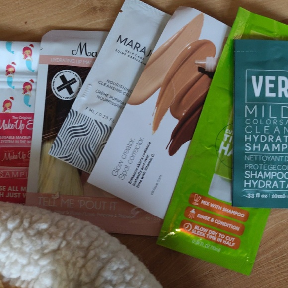 Lot of Brand new Cosmetic's NAME BRAND cosmetics - Picture 3 of 5